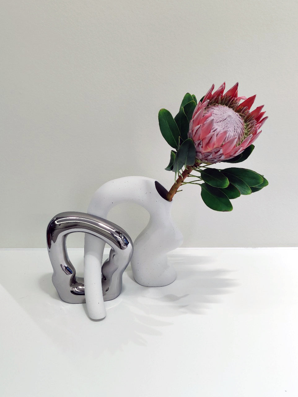🎨 Premium Ceramic Asymmetrical Vase - Modern Artistic Home Decor for Office, Living Room & Bedroom | Unique Gift Idea 🎁
