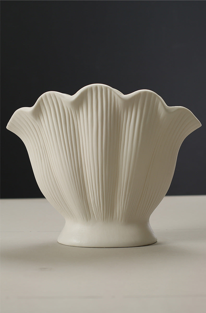 White Shell - Shaped Ceramic Vases: Decorate Your Home with Romance 🤍
