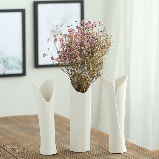 White Artistic Ceramic Vases: Encounter the Beauty of Simplicity 🤍
