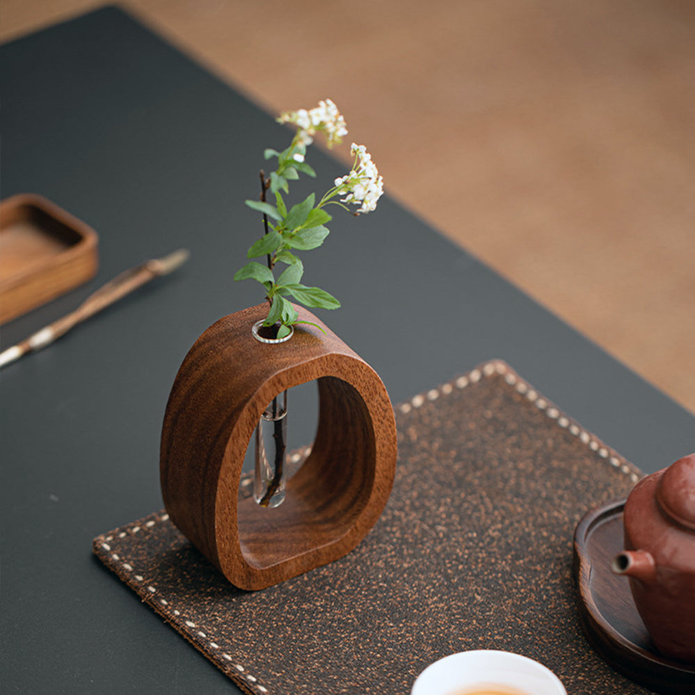 Creative Wooden and Glass Vase: Encounter the Beauty of Nature 🌱