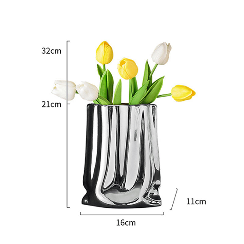 Modern Metallic Vase: Embrace Springtime Romance 🌷